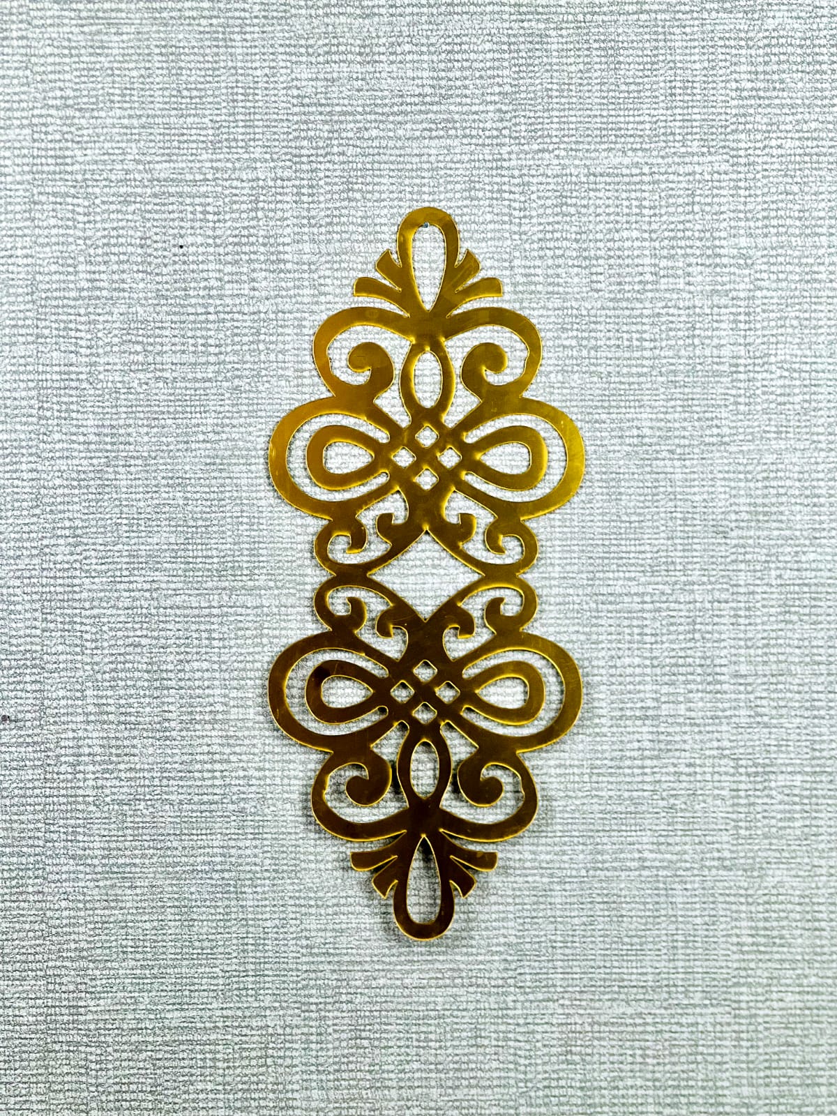 Golden Acrylic Wall Art – Elegant Decorative Piece