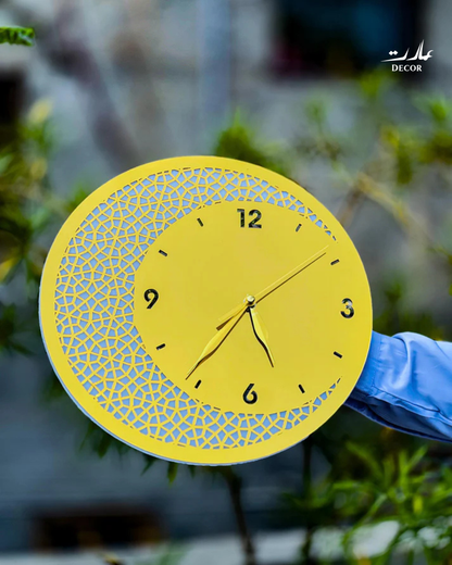 Luxury Golden Acrylic Wall Clock – Modern Decorative Design