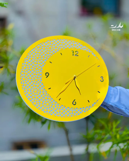 Luxury Golden Acrylic Wall Clock – Modern Decorative Design