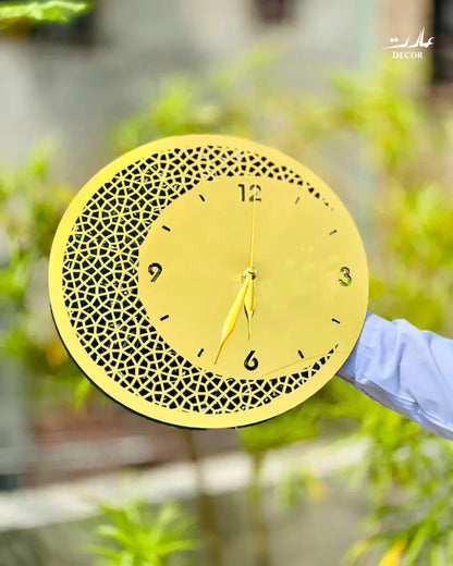 Luxury Golden Acrylic Wall Clock – Modern Decorative Design