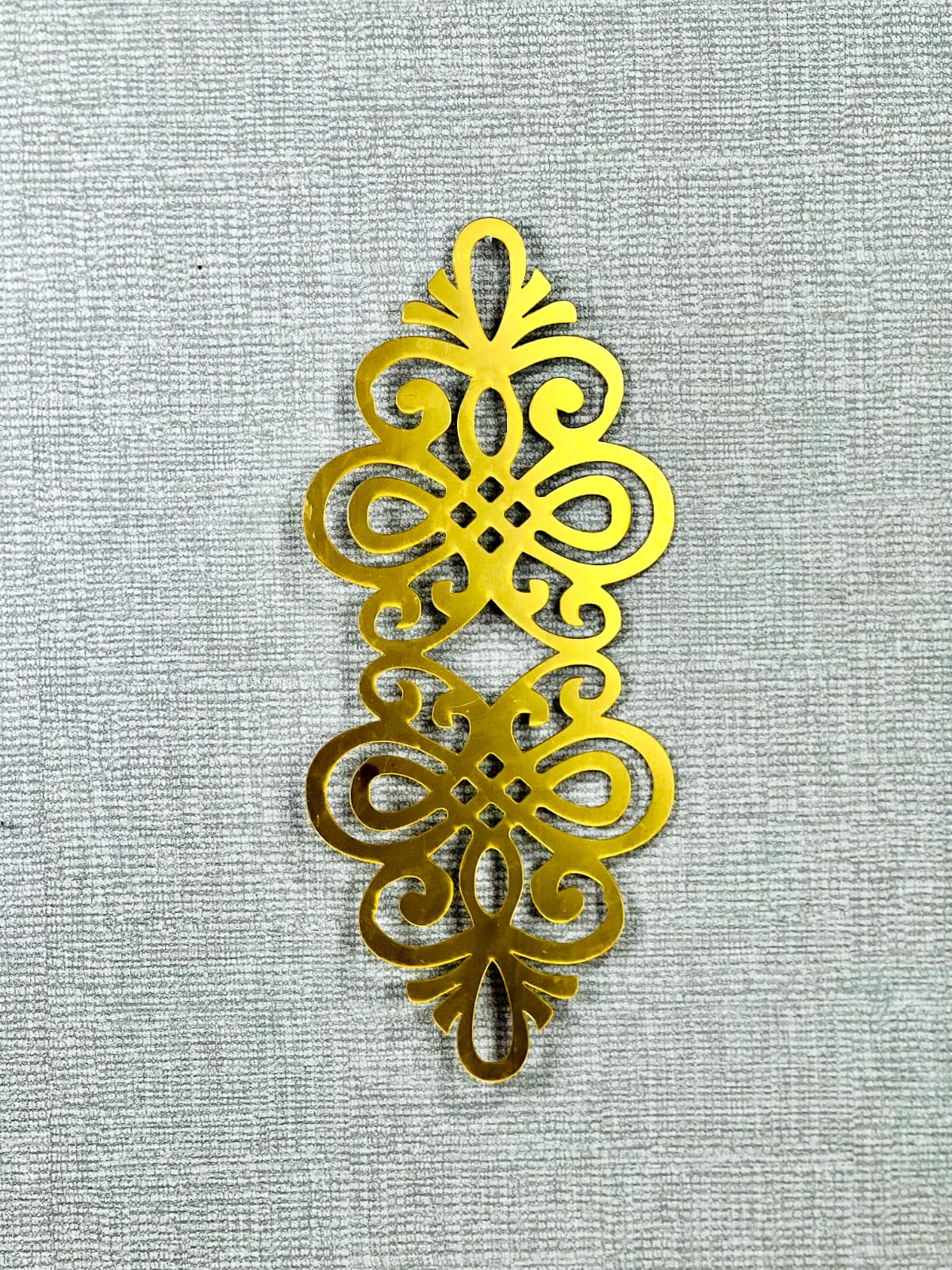 Golden Acrylic Wall Art – Elegant Decorative Piece