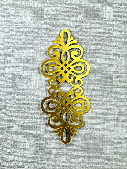 Golden Acrylic Wall Art – Elegant Decorative Piece